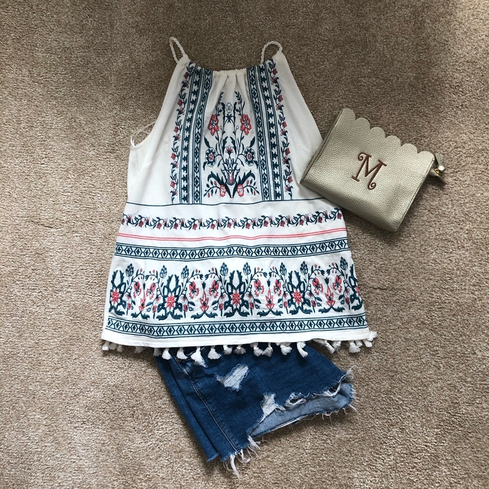 SUPER CUTE top with tassels! MEDIUM